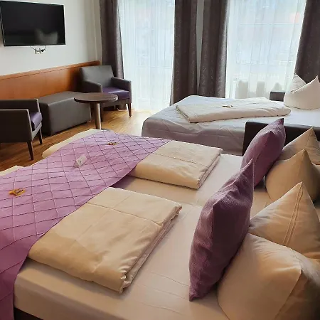 Boutique Beckenlehner 3* Unterhaching